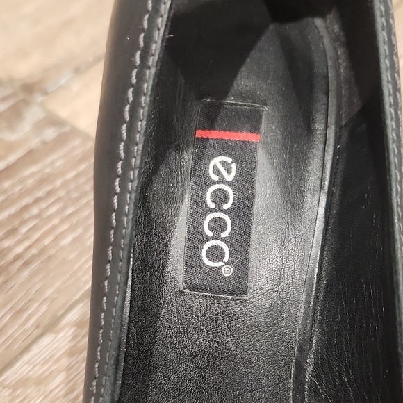 Ecco Keen Black Leather Business Casual Peep Toe Comfort Heels SlipOn Minimalist - Picture 2 of 10